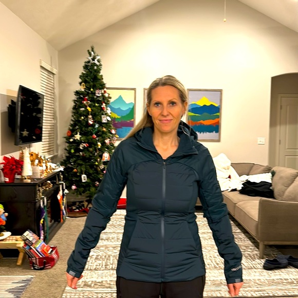 Lululemon Down for it All running jacket - Picture 4 of 5